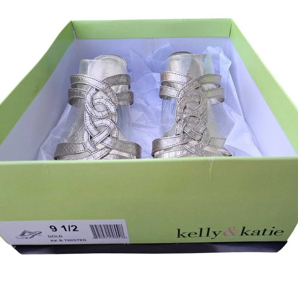 Kelly & Katie KK B Twisted Gold Metallic Croc Embossed Block Heel Sandals 9.5